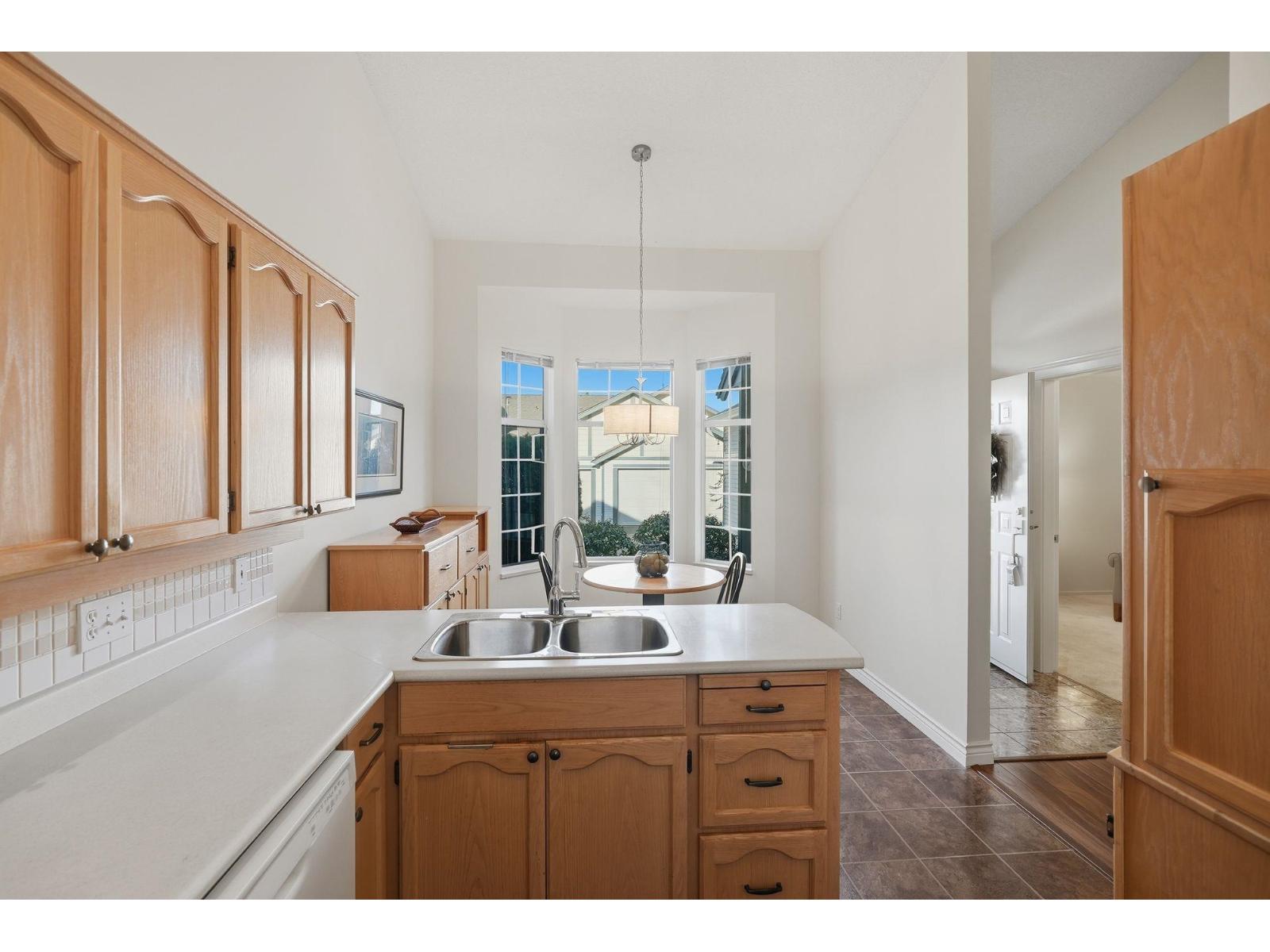 123 9012 WALNUT GROVE DRIVE, Langley