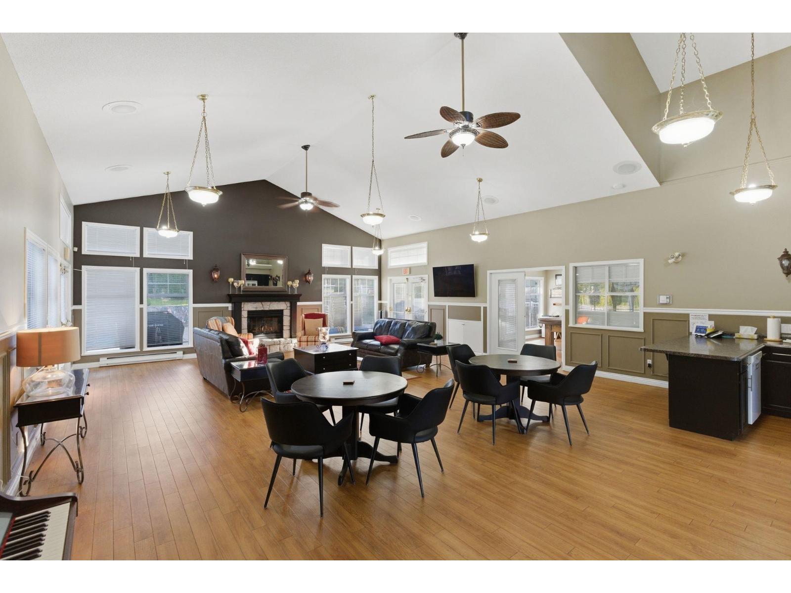 123 9012 WALNUT GROVE DRIVE, Langley