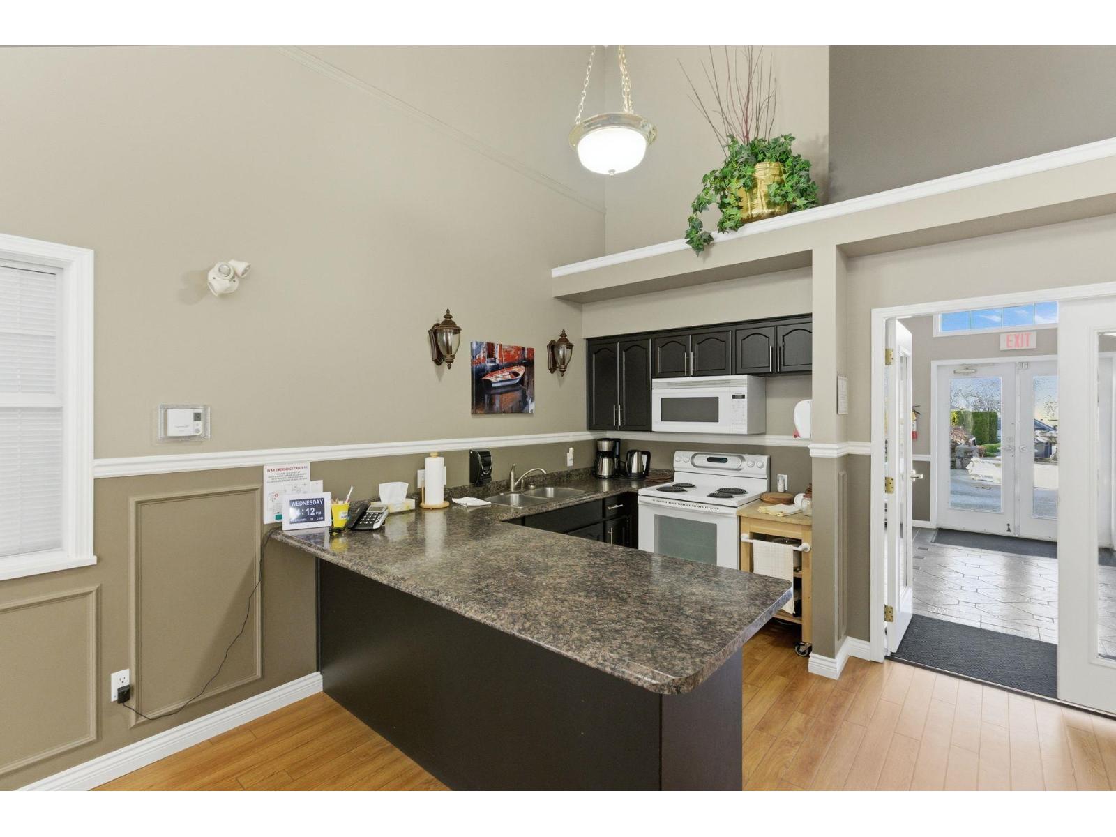 123 9012 WALNUT GROVE DRIVE, Langley