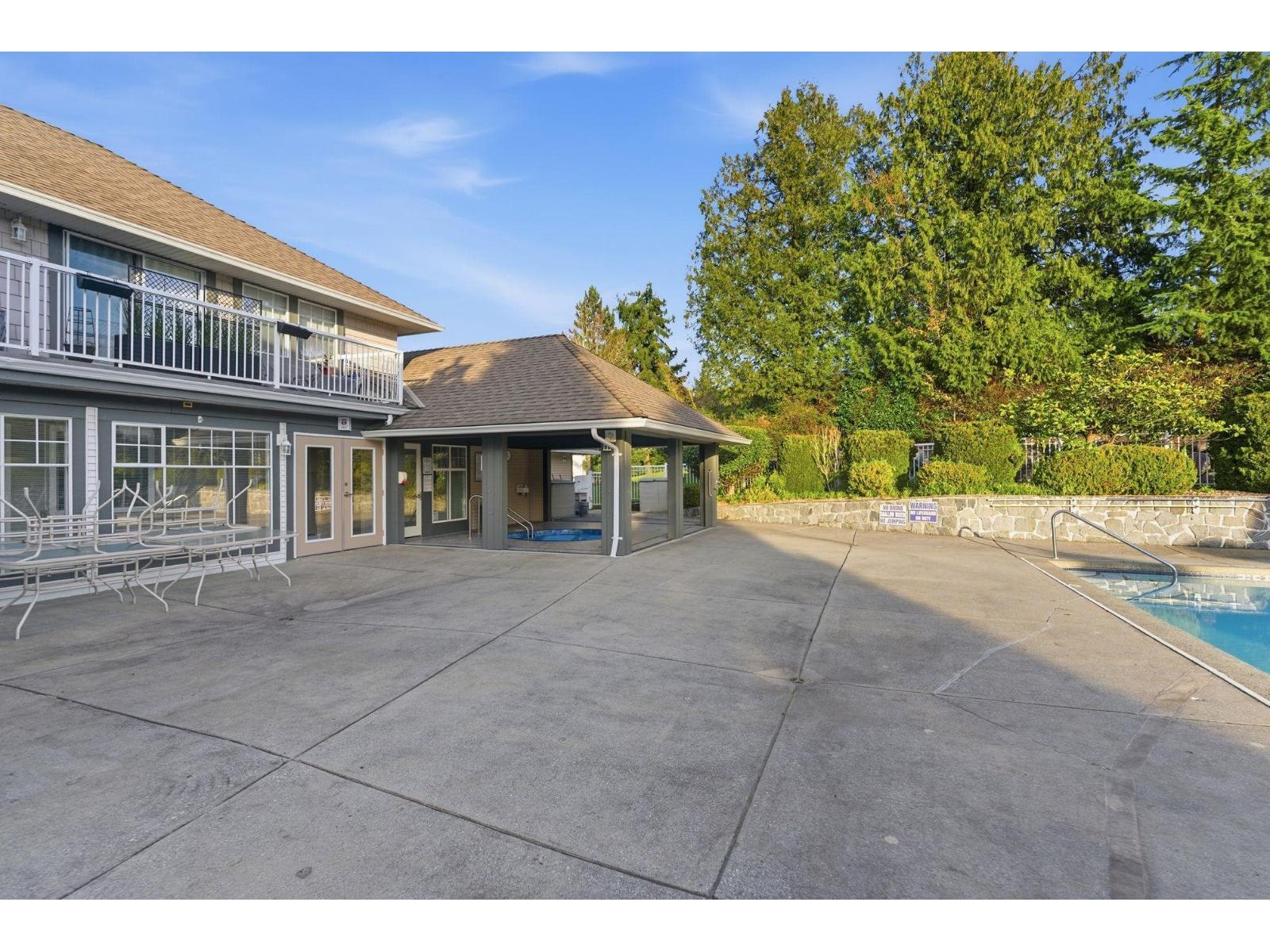 123 9012 WALNUT GROVE DRIVE, Langley