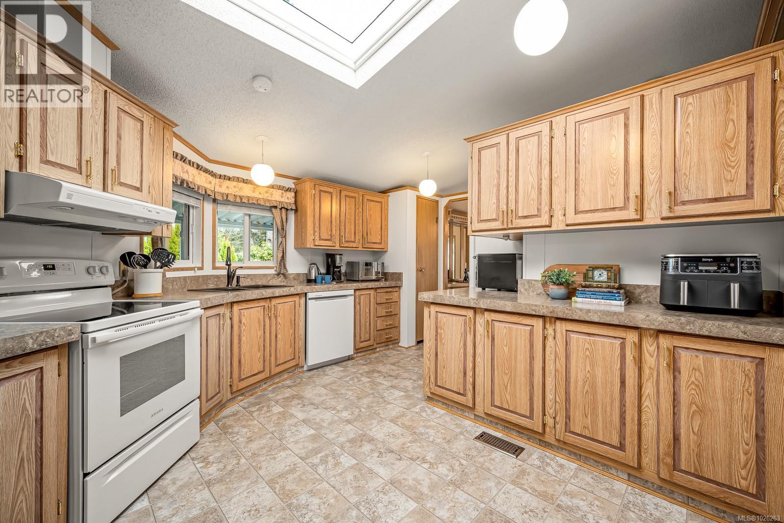 2184 6th St E, Courtenay