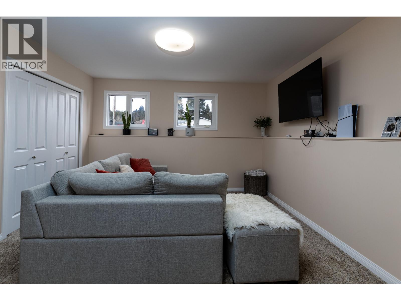 4821 TUCK Avenue, Terrace