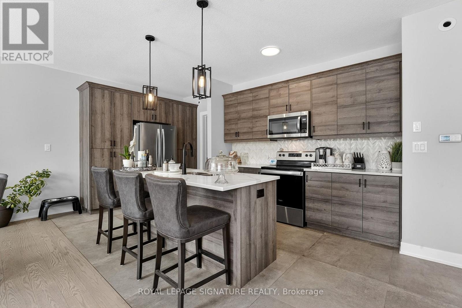 #11 297 WHITING STREET - 14