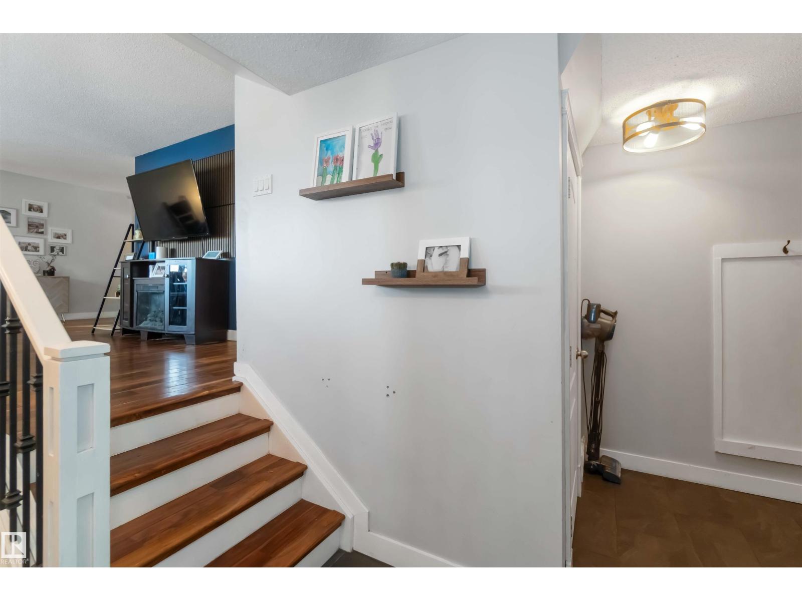 6 Garraway PL, St. Albert