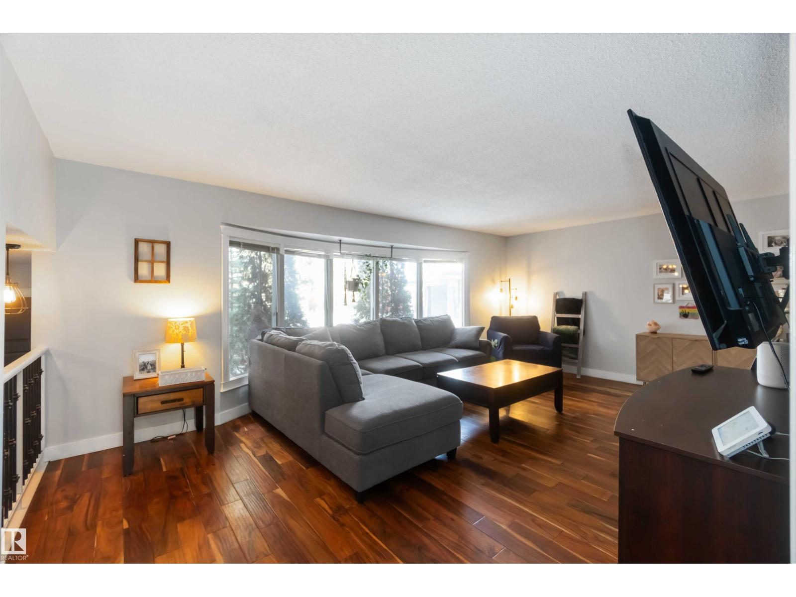 6 Garraway PL, St. Albert