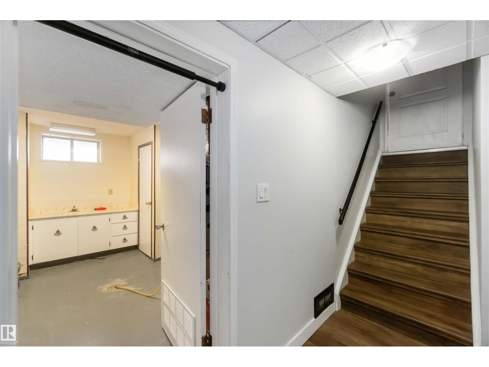 6 Garraway PL, St. Albert