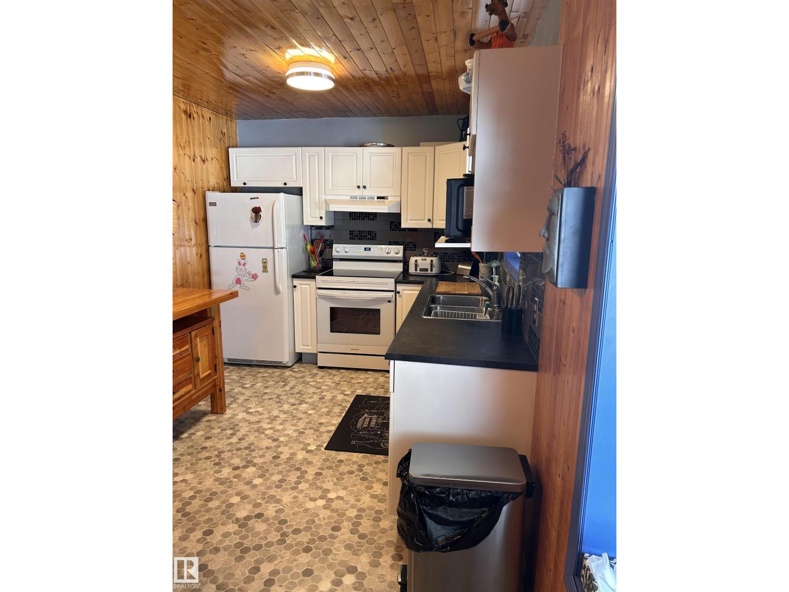109 BROKEN PADDLE DR NW NW - 18