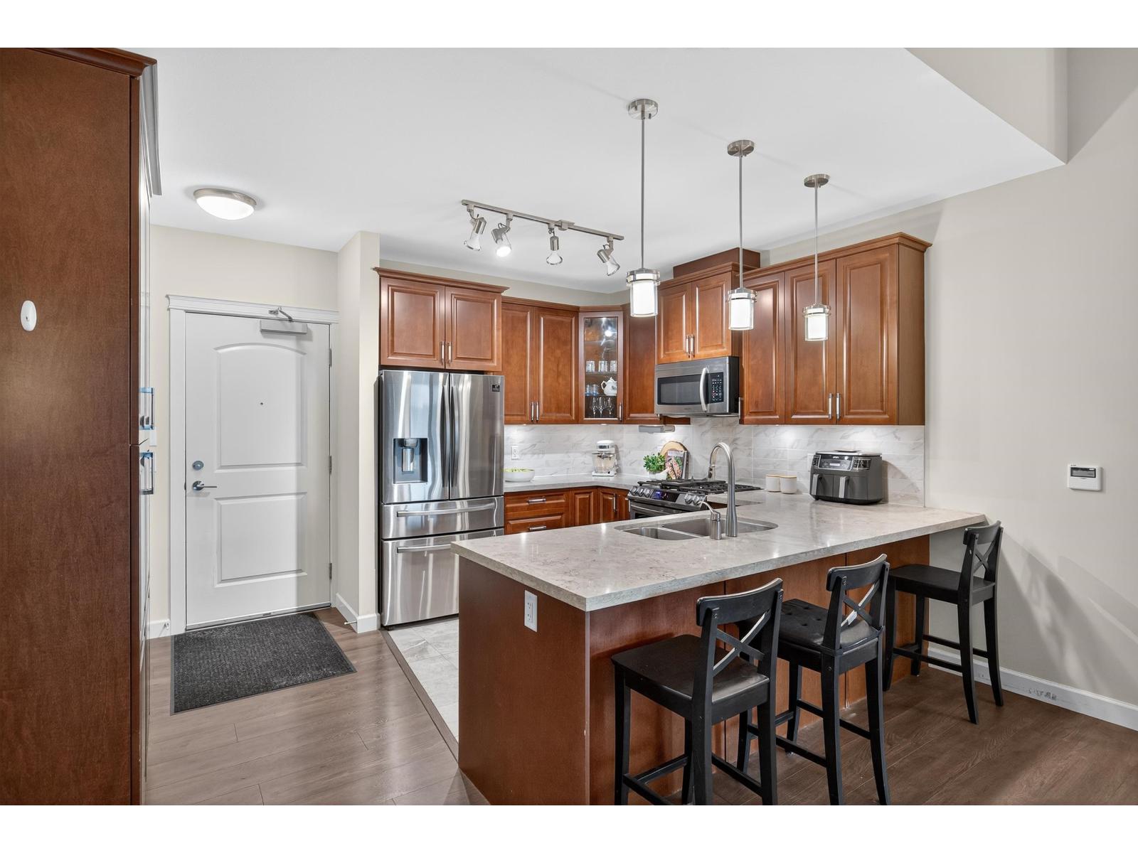 508 3585 146A Street - photo 2