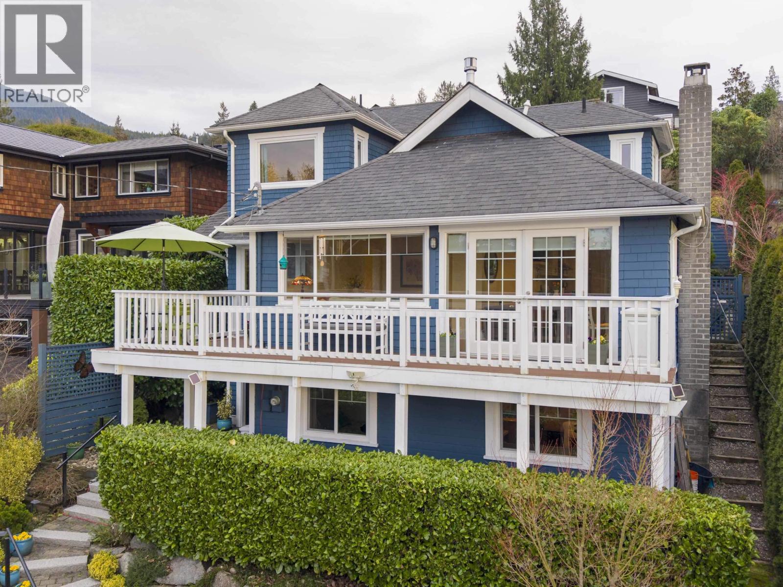 6252 WELLINGTON AVENUE, West Vancouver