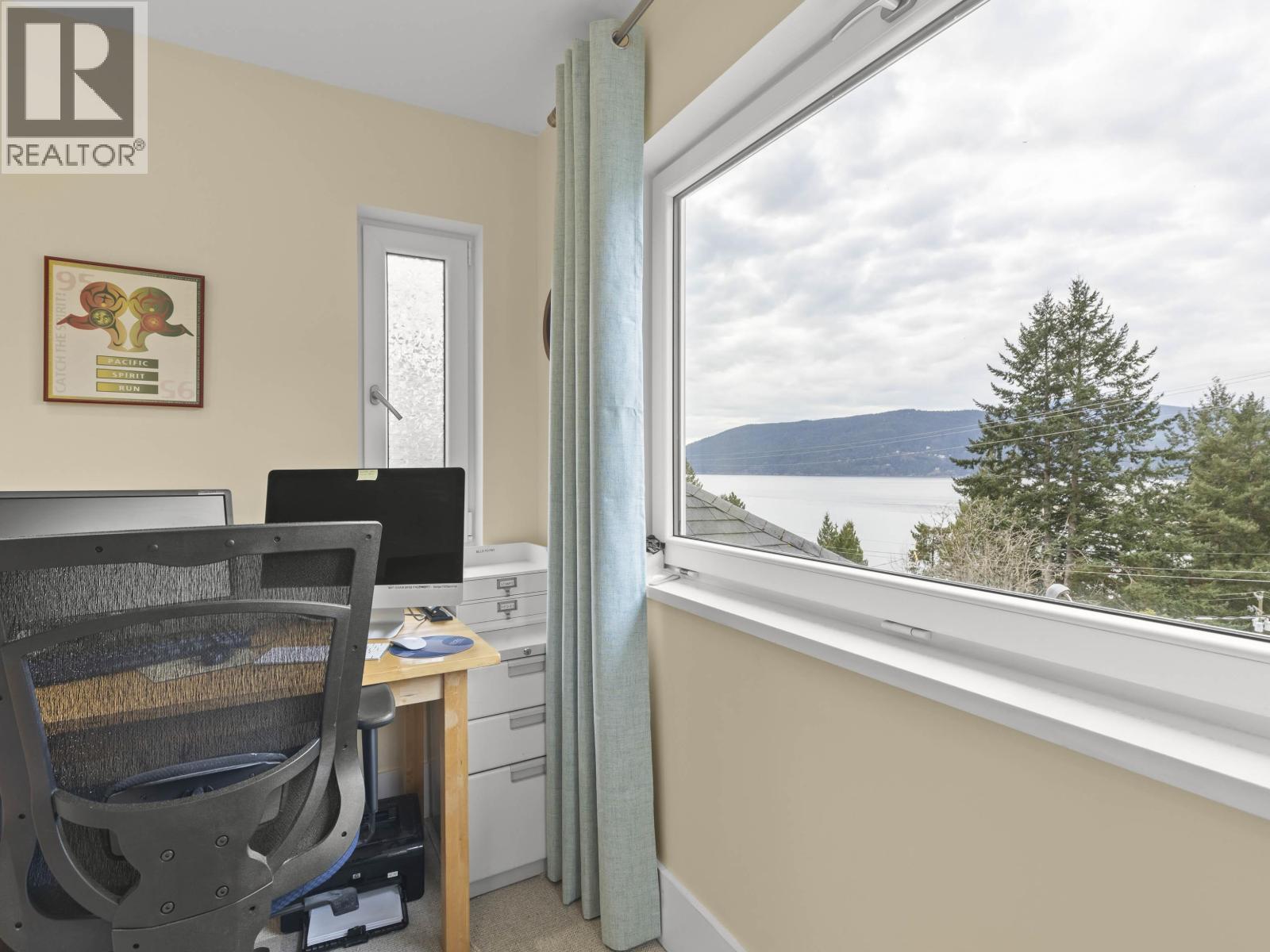 6252 WELLINGTON AVENUE, West Vancouver