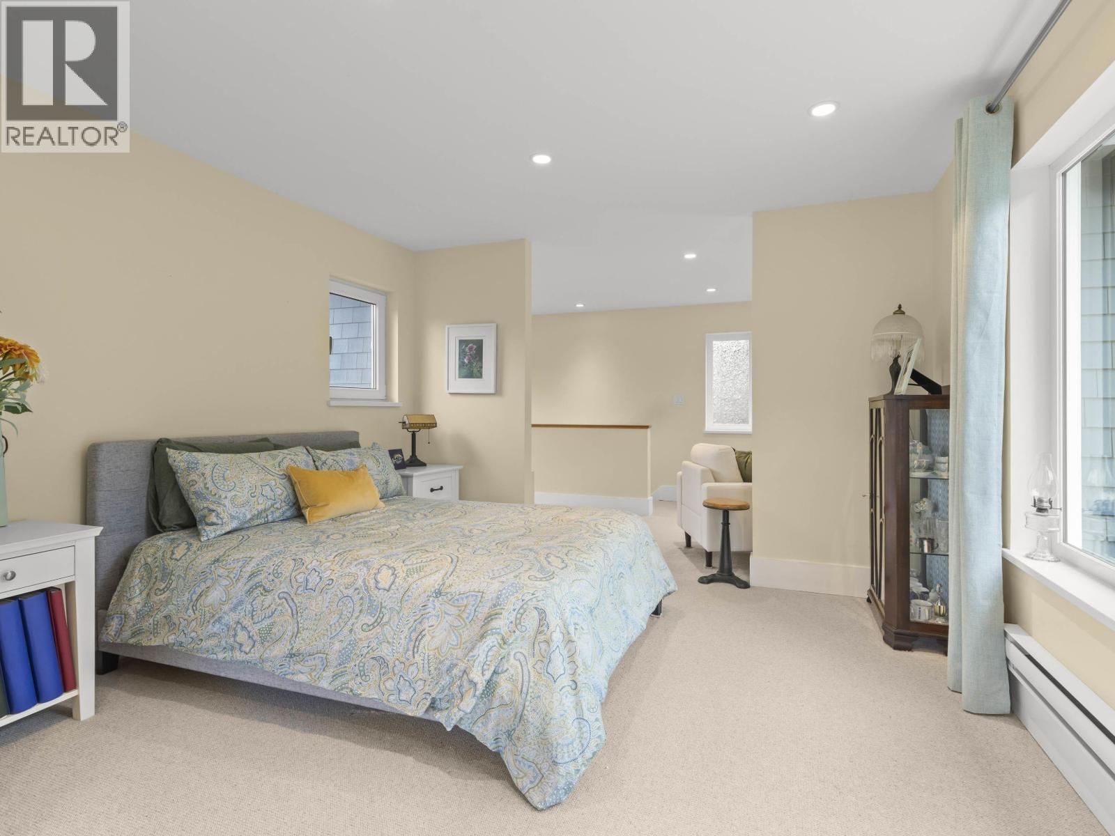 6252 WELLINGTON AVENUE, West Vancouver