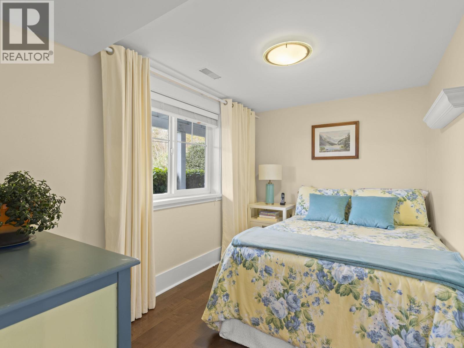 6252 WELLINGTON AVENUE, West Vancouver