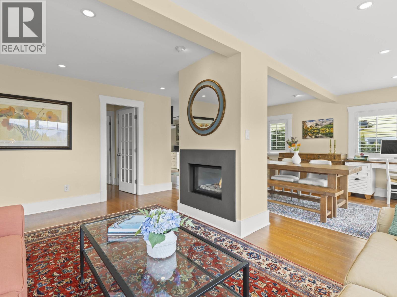 6252 WELLINGTON AVENUE, West Vancouver