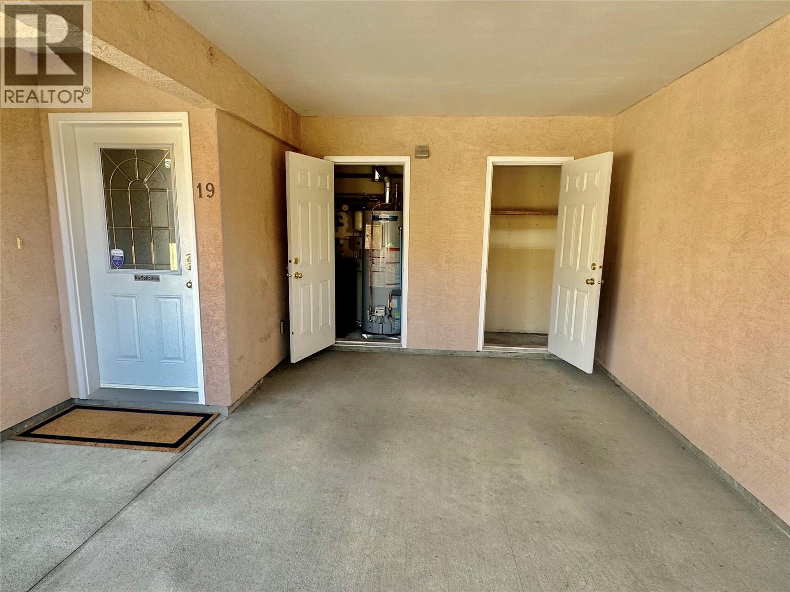 6514 Meadows Drive Unit# 19, Oliver