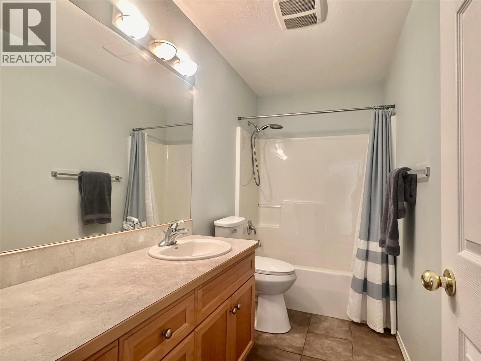 6514 Meadows Drive Unit# 19, Oliver