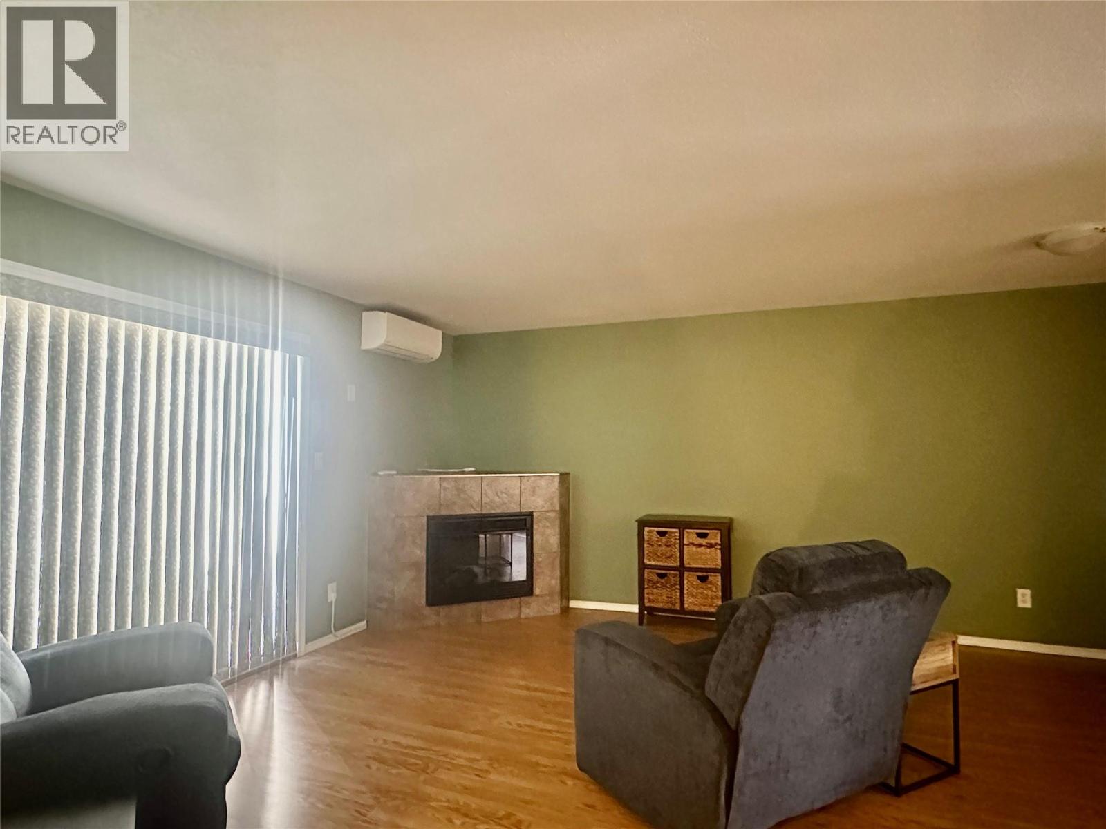 6514 Meadows Drive Unit# 19, Oliver