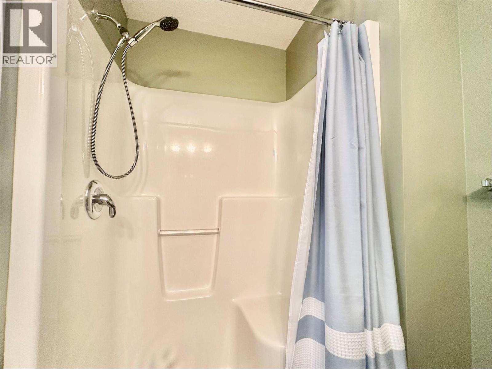 6514 Meadows Drive Unit# 19, Oliver