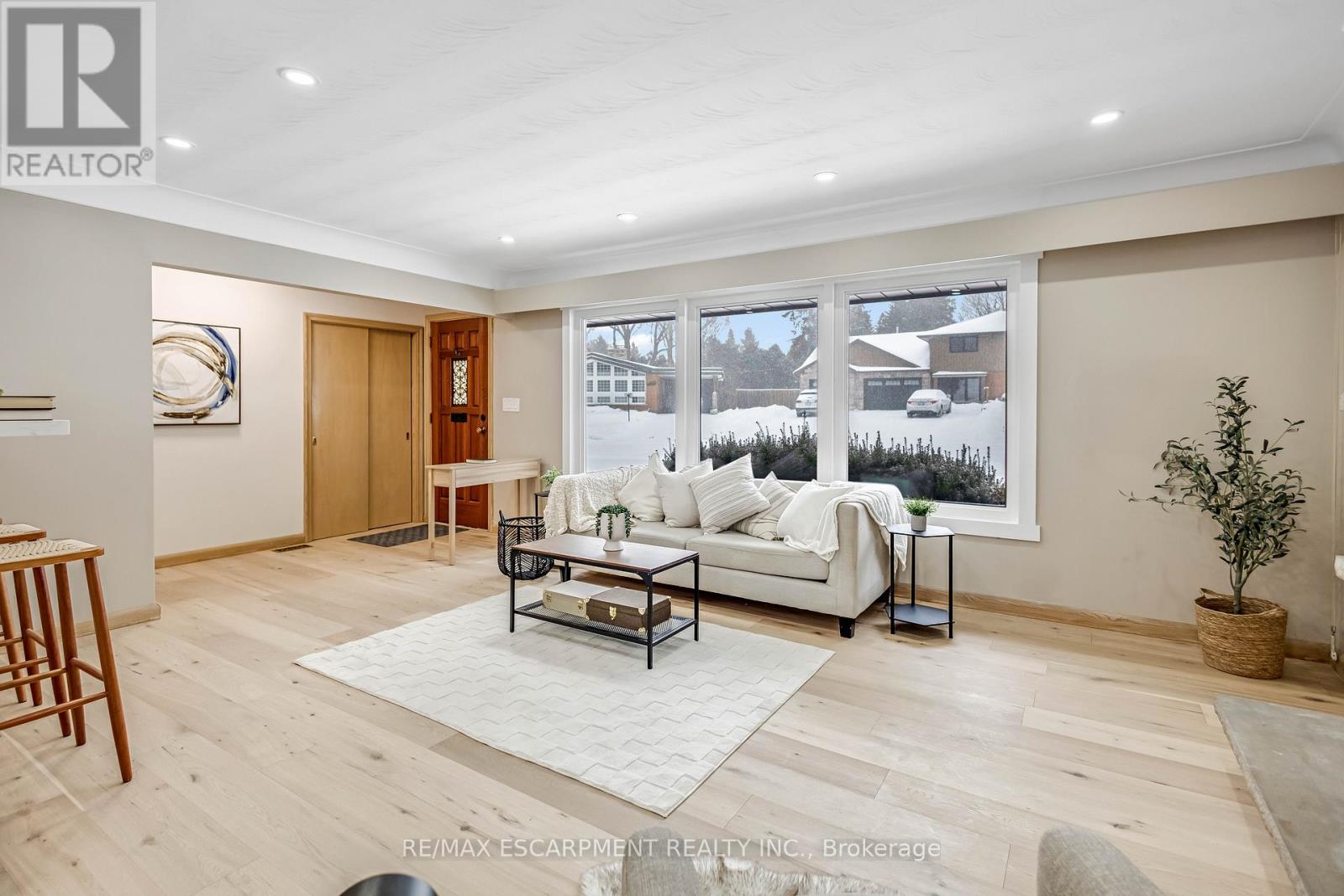 626 Iroquois photo 5