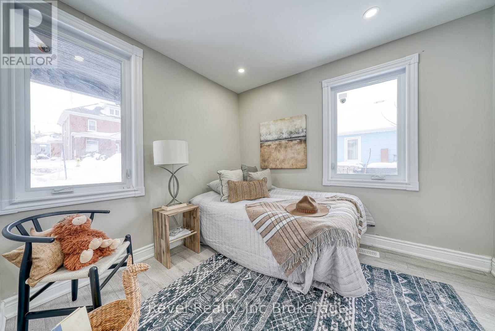 123 CHARLES STREET E - 10