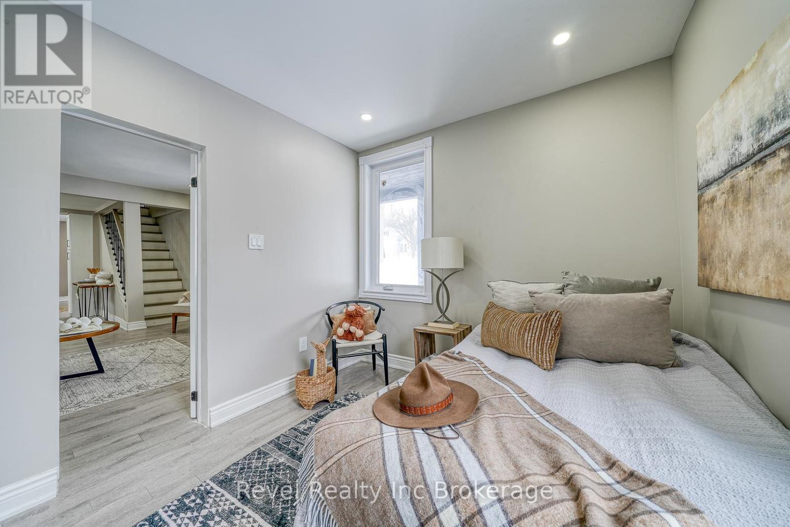 123 CHARLES STREET E - 11