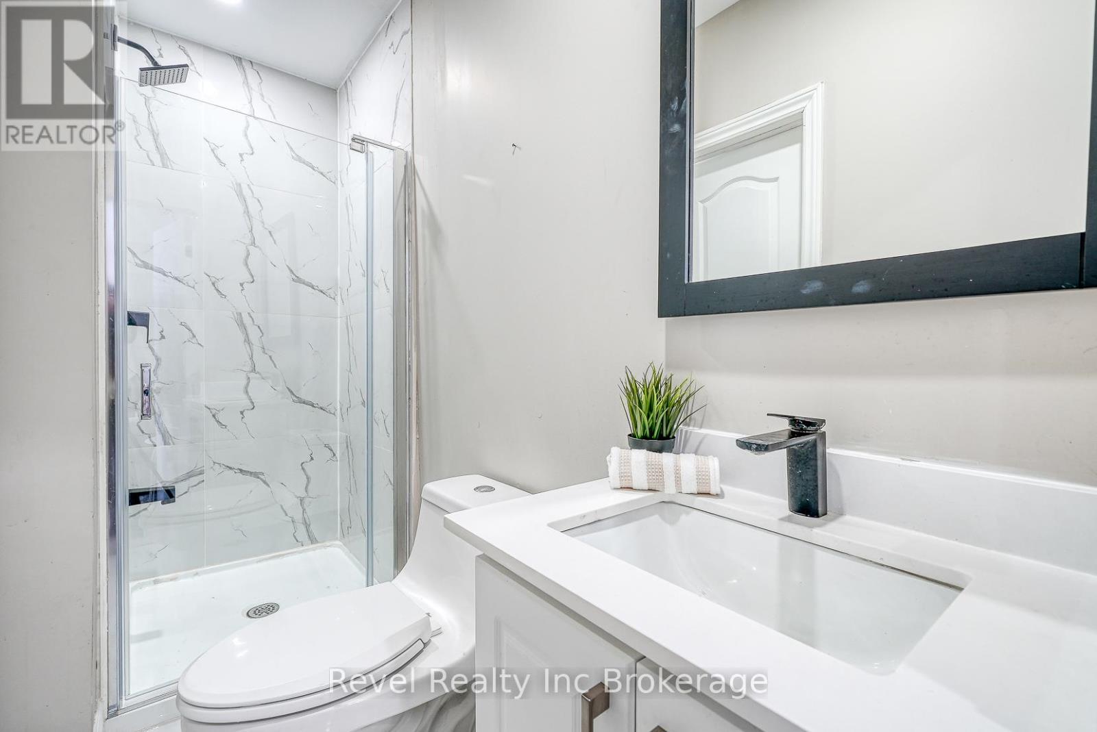 123 CHARLES STREET E - 12