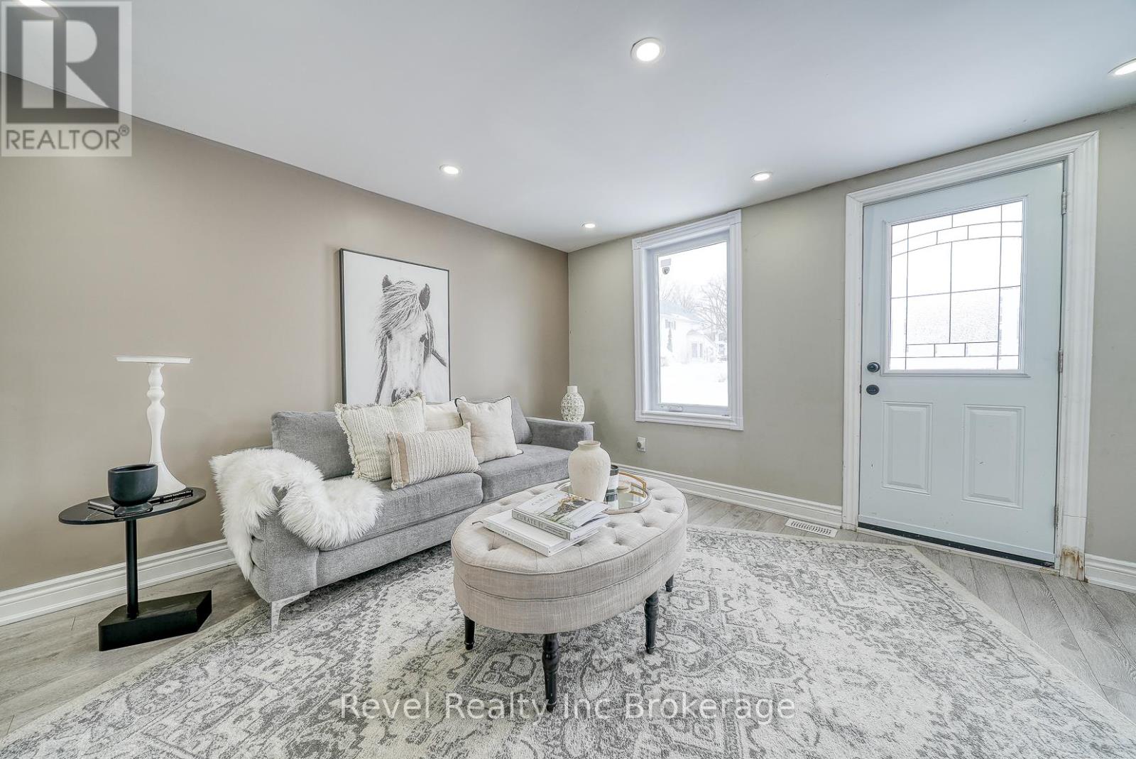 123 CHARLES STREET E - 18