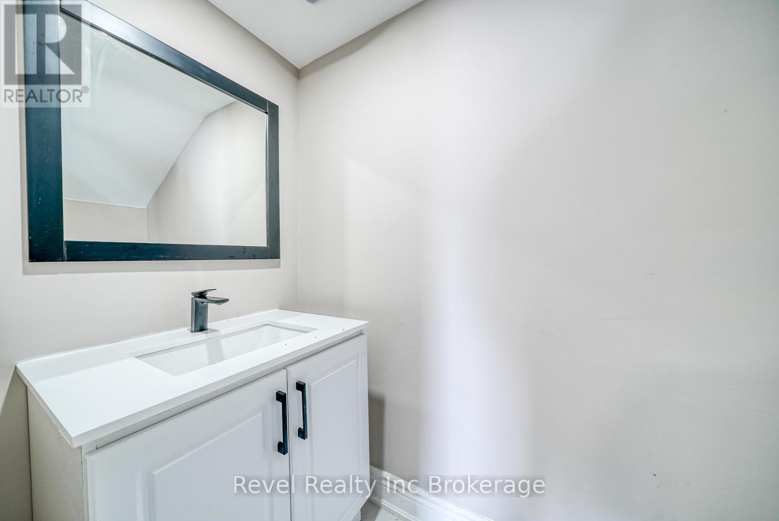 123 CHARLES STREET E - 29