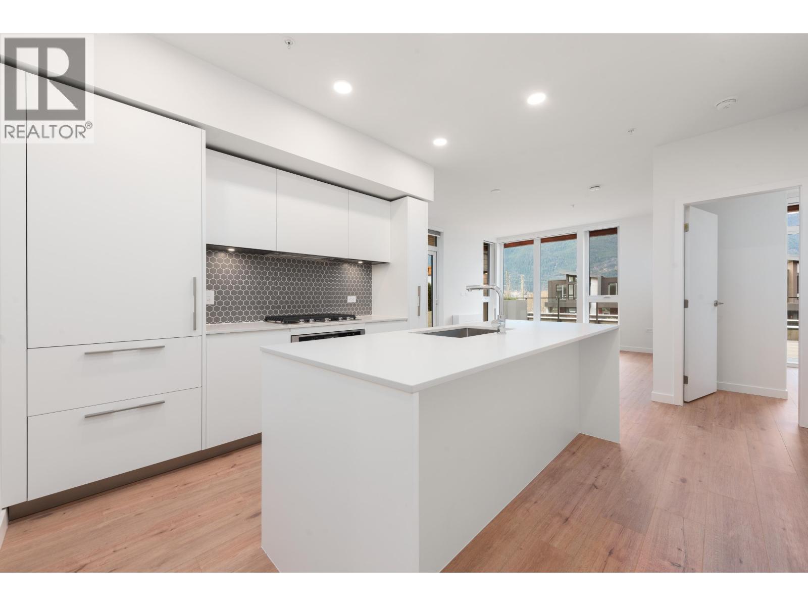 203 1504 SCOTT CRESCENT - Photo 5 of 29, Squamish, British Columbia