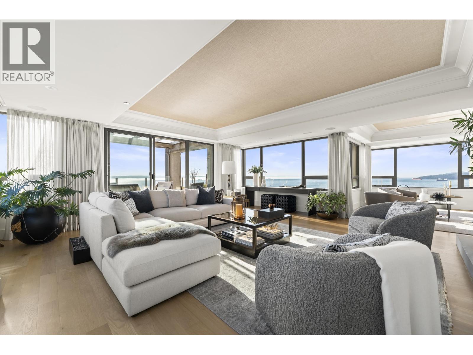 11 2250 BELLEVUE AVENUE, West Vancouver