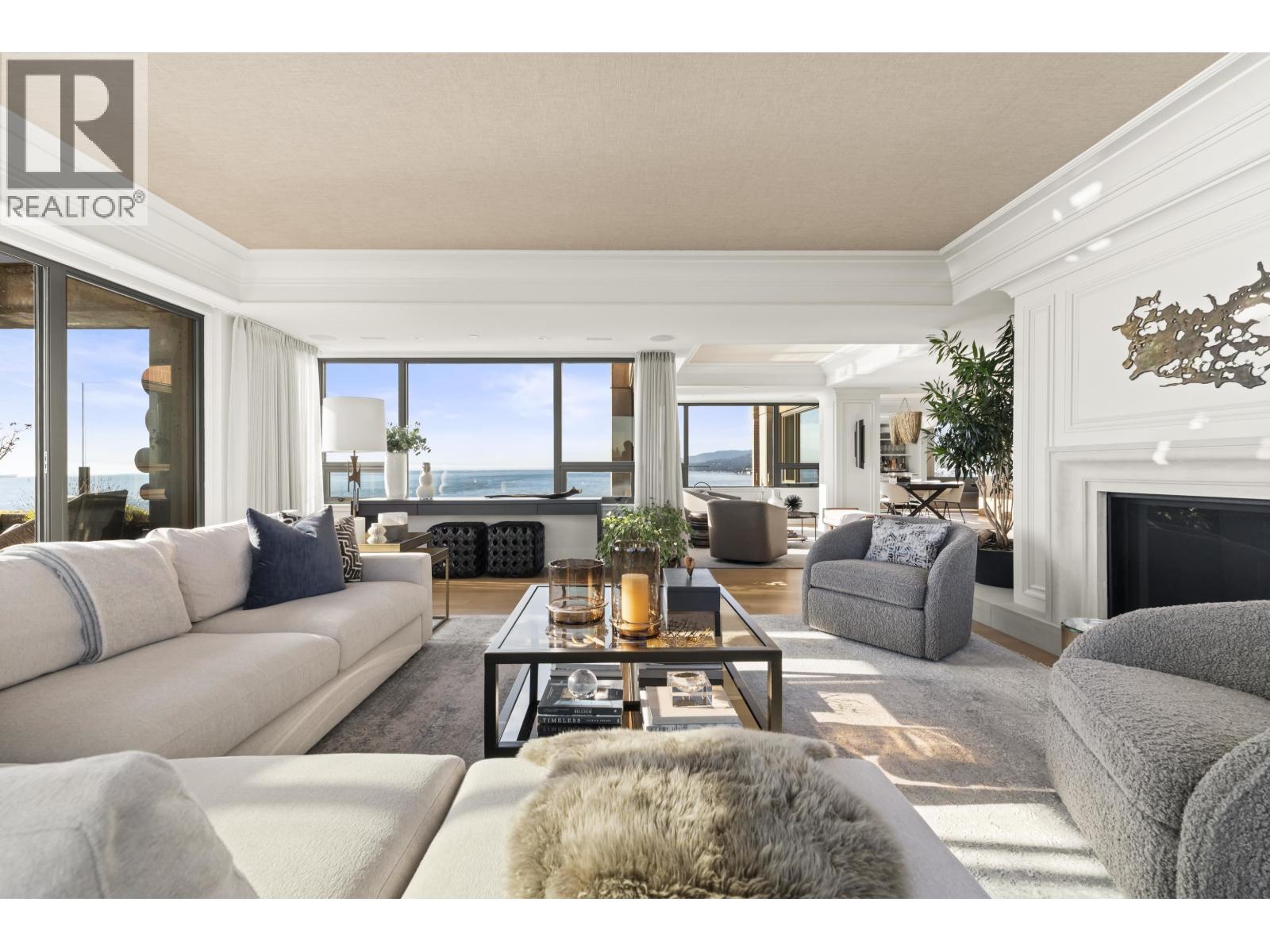 11 2250 BELLEVUE AVENUE, West Vancouver