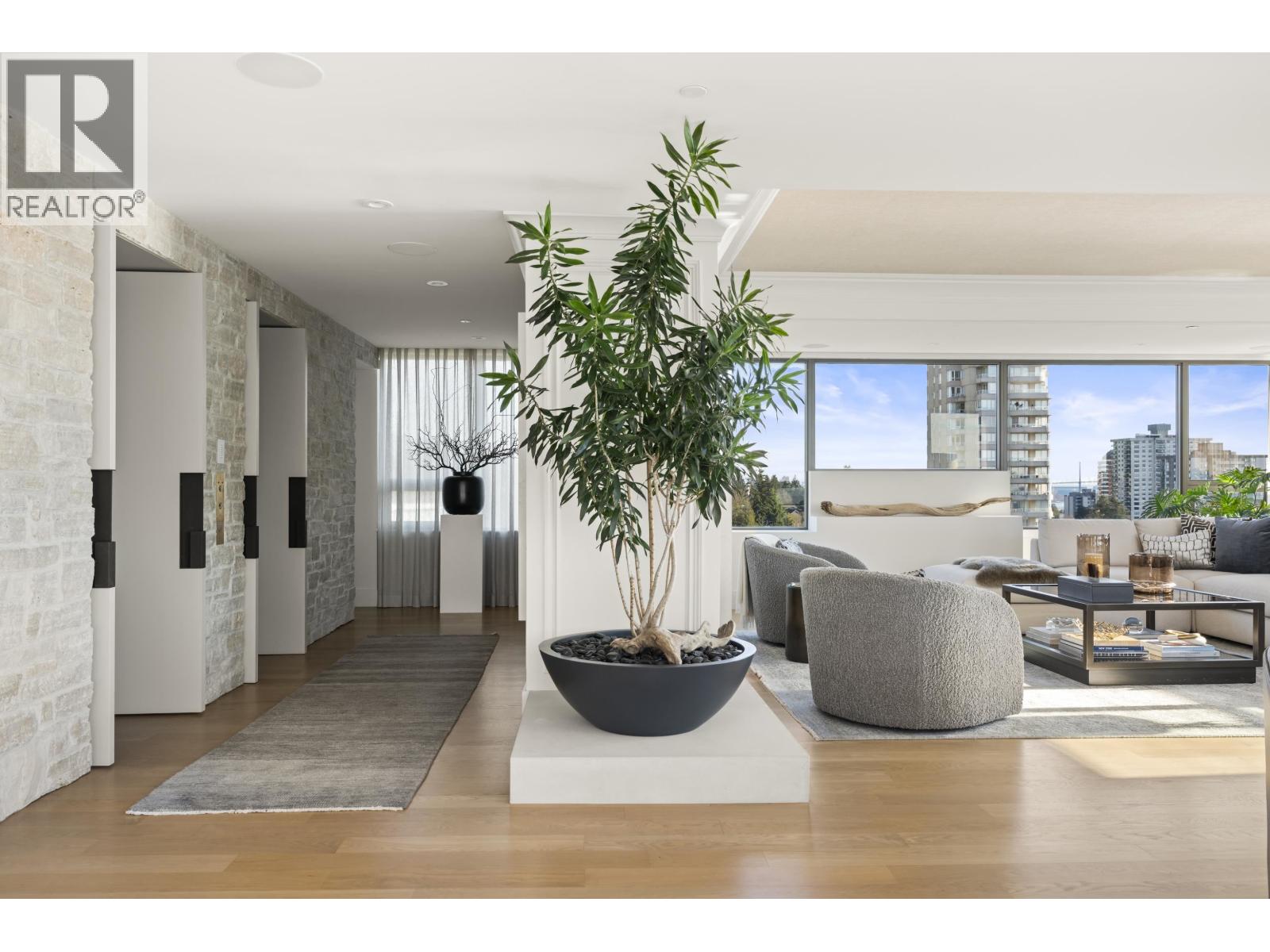 11 2250 BELLEVUE AVENUE, West Vancouver