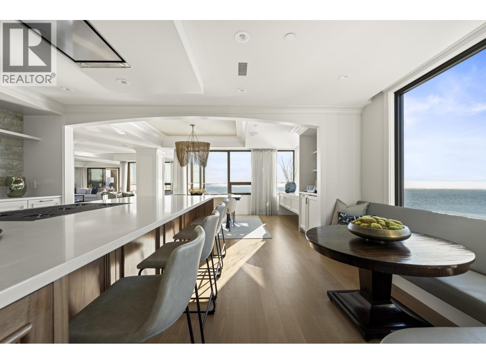 11 2250 BELLEVUE AVENUE, West Vancouver