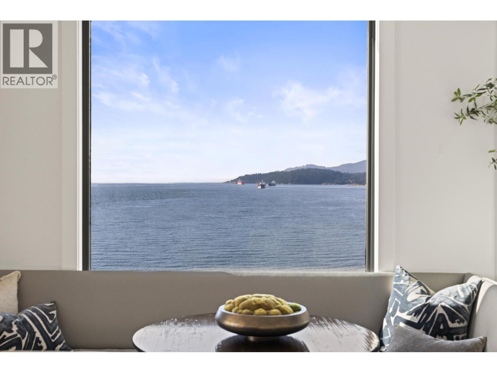 11 2250 BELLEVUE AVENUE, West Vancouver