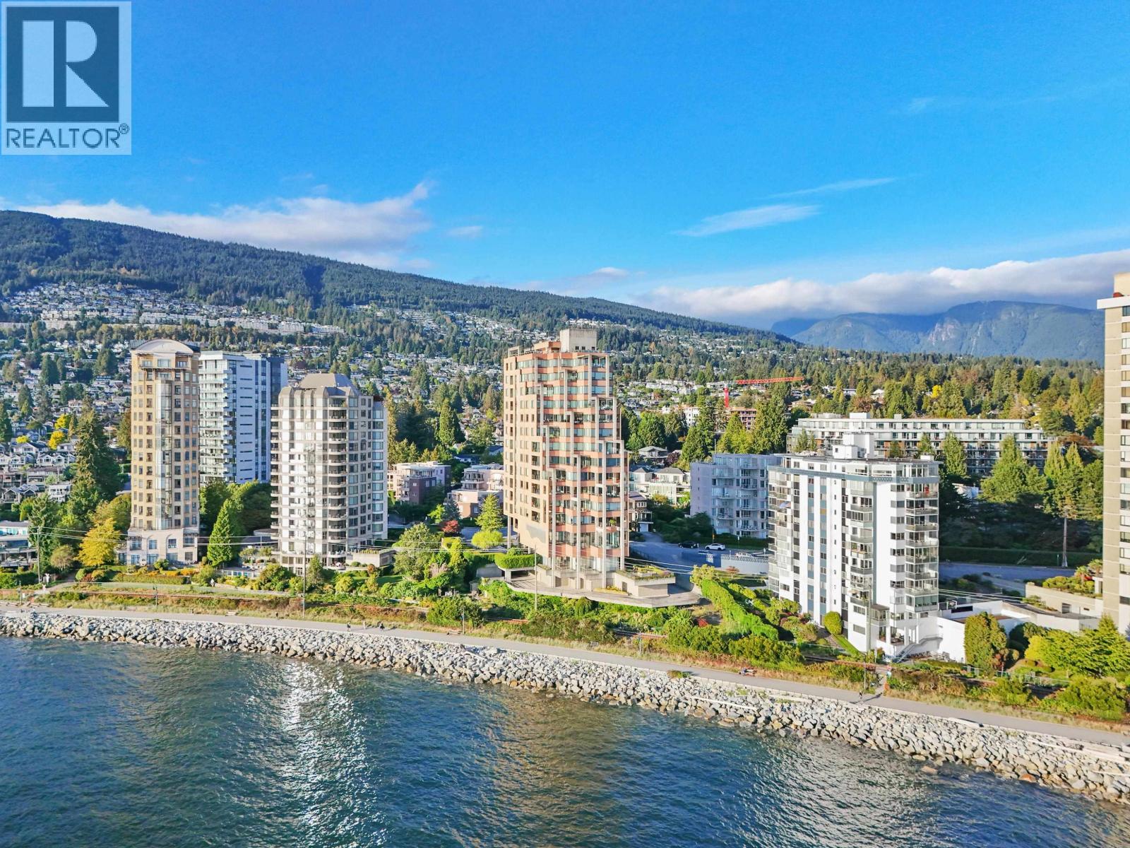 11 2250 BELLEVUE AVENUE, West Vancouver