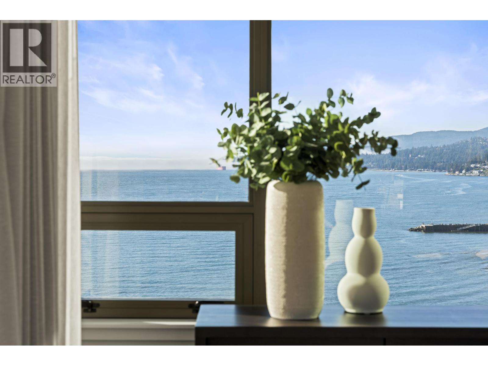 11 2250 BELLEVUE AVENUE, West Vancouver