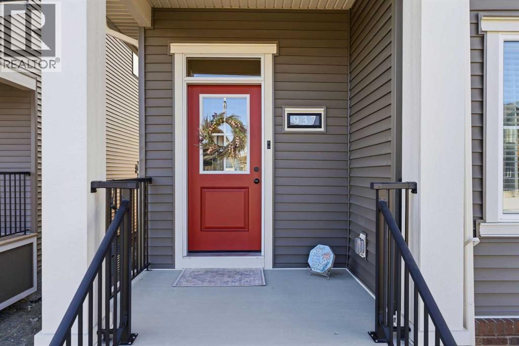 937 Reynolds Lane - Photo 3 of 35, Airdrie, Alberta