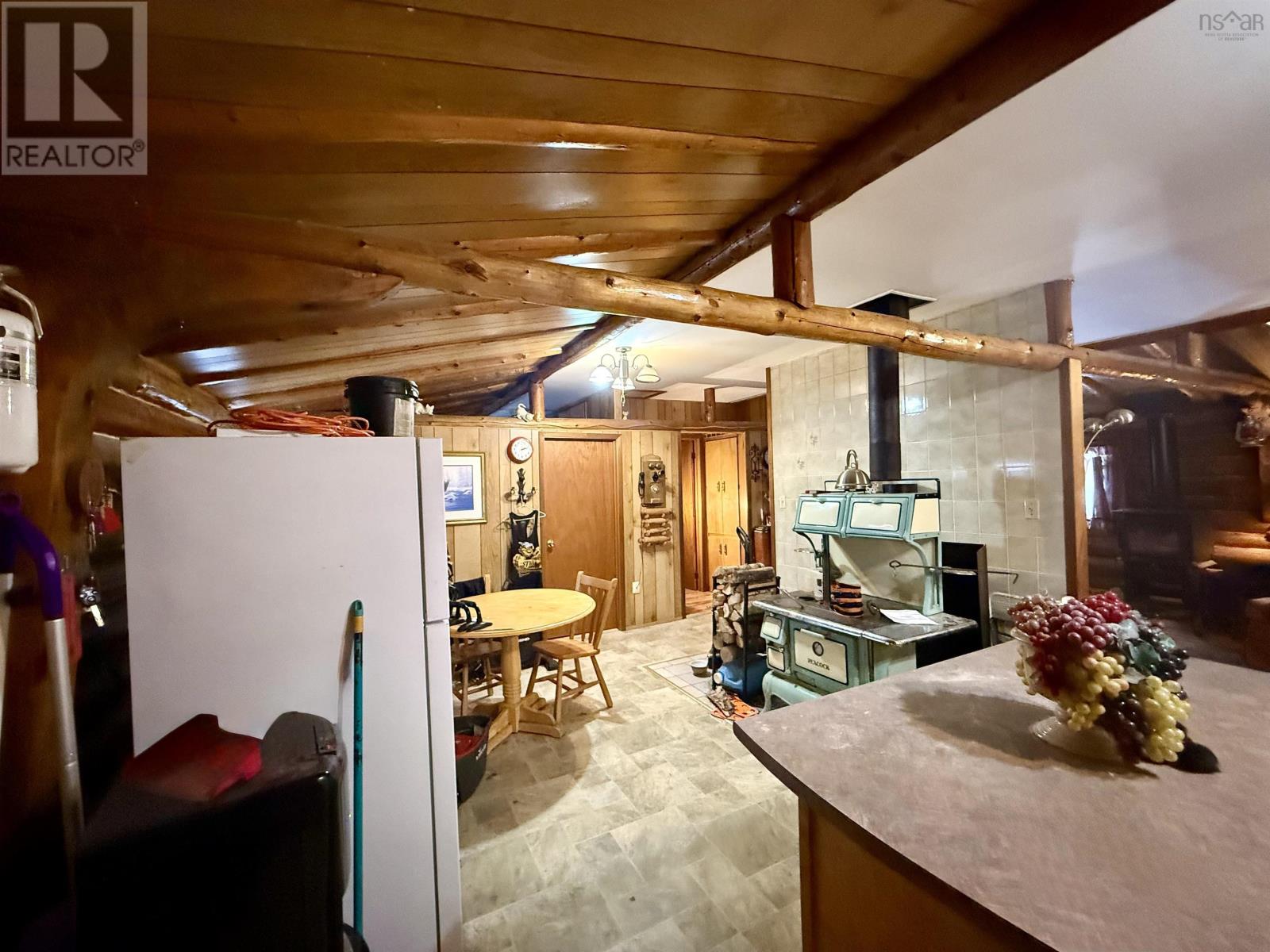 Property 5 of 18 of 219 West River East Side Road