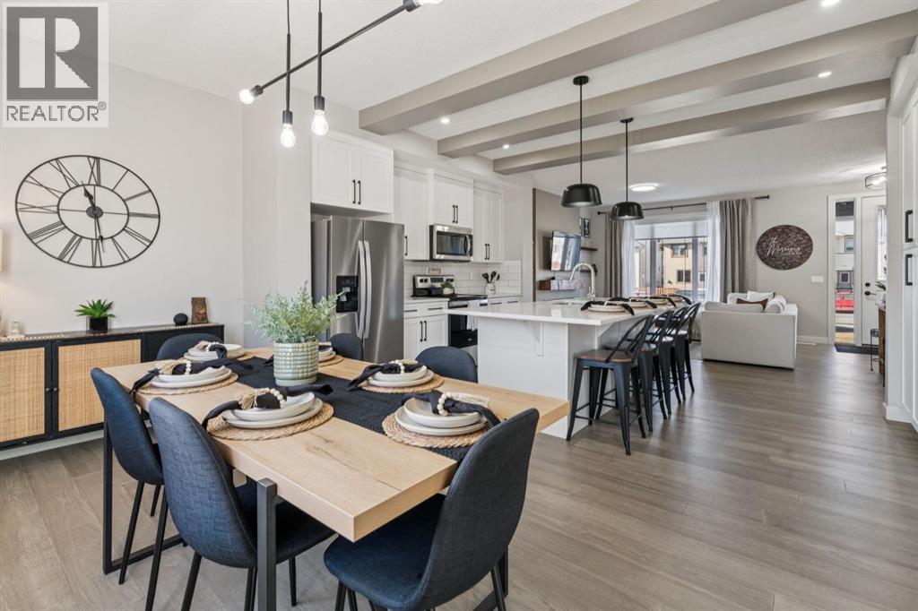 512 River Avenue, Cochrane