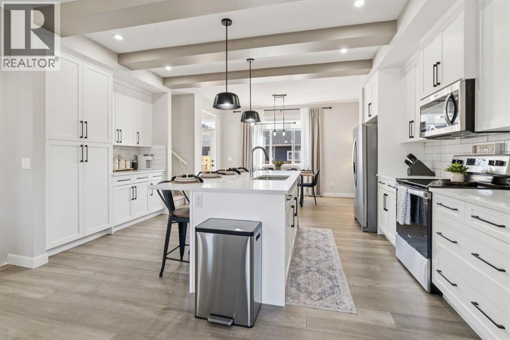 512 River Avenue, Cochrane