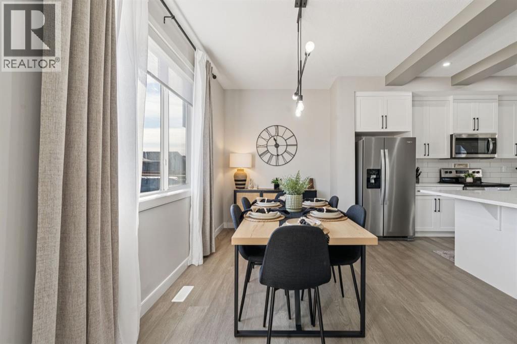 512 River Avenue, Cochrane