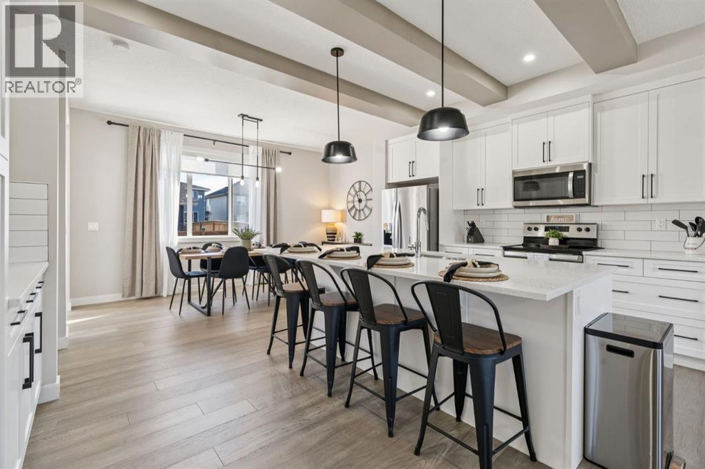 512 River Avenue, Cochrane