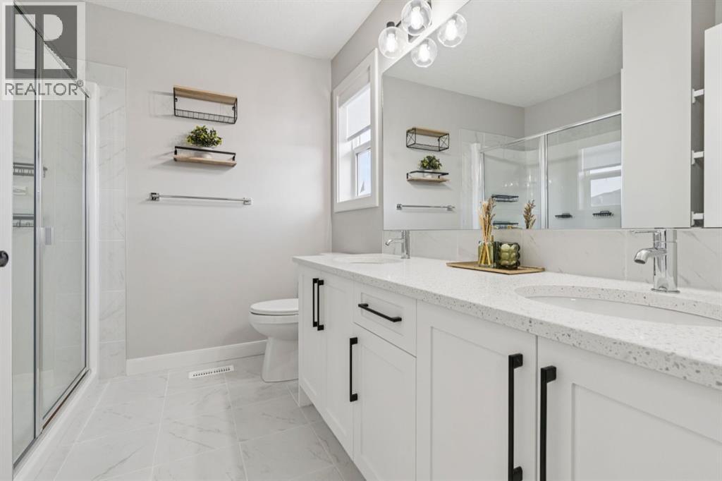 512 River Avenue, Cochrane