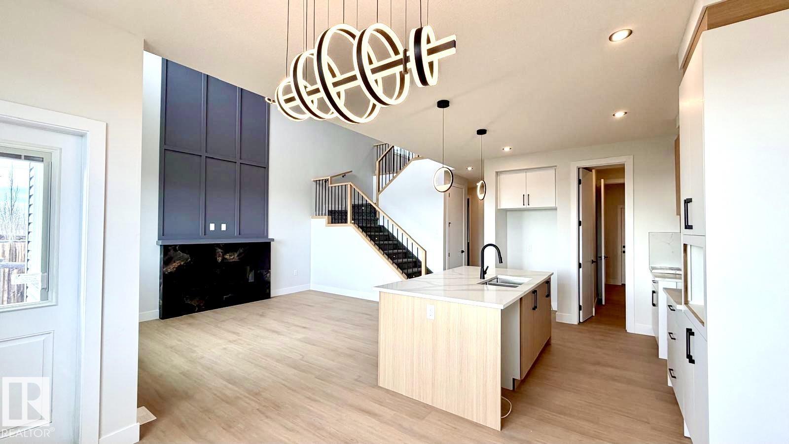 34 ASTORIA PL, Devon