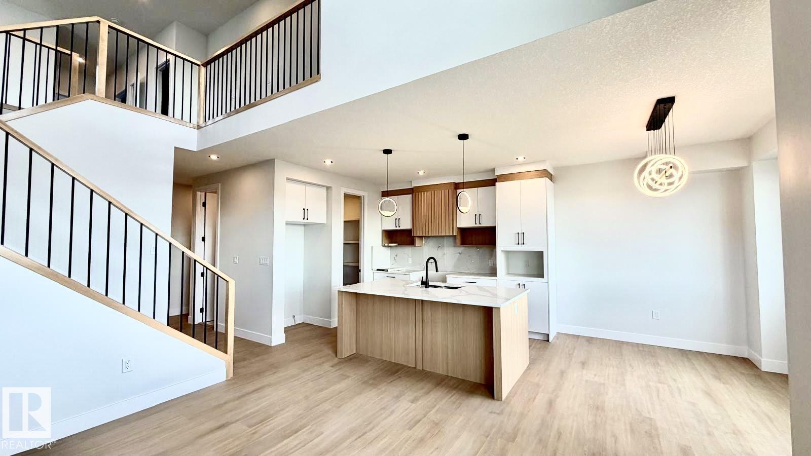 34 ASTORIA PL, Devon