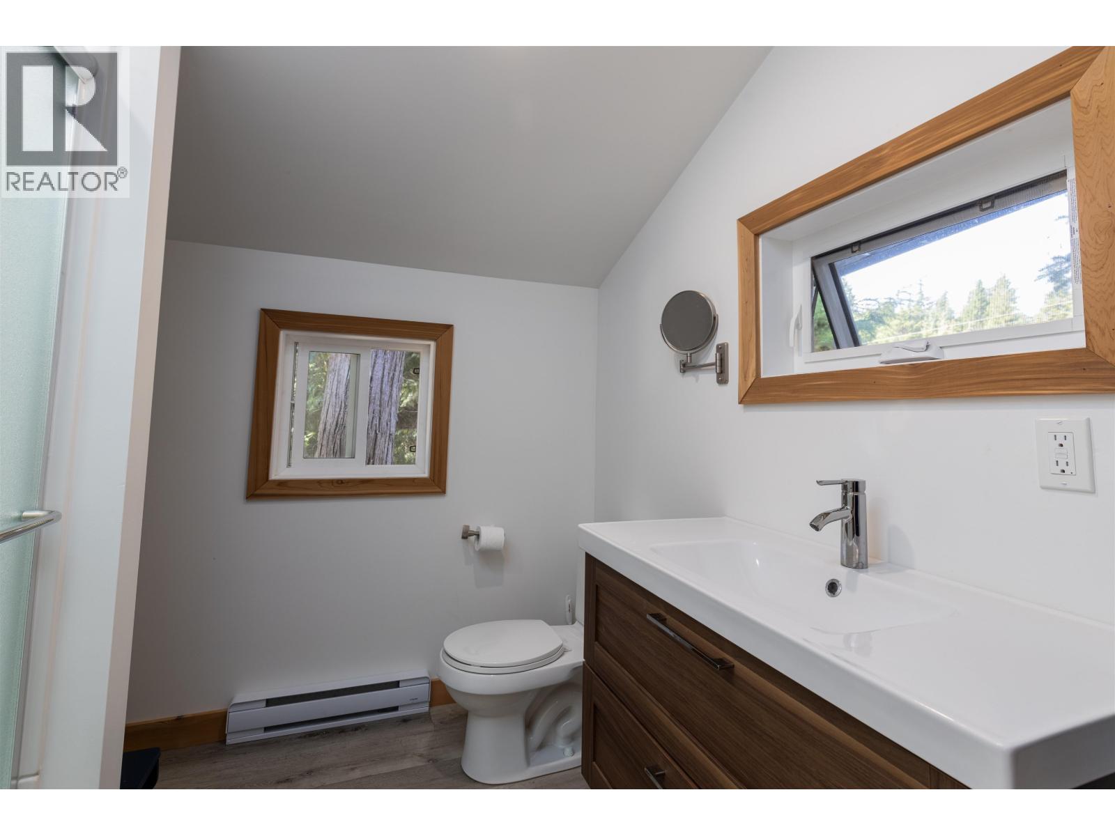 4685 LAKESIDE Drive, Terrace