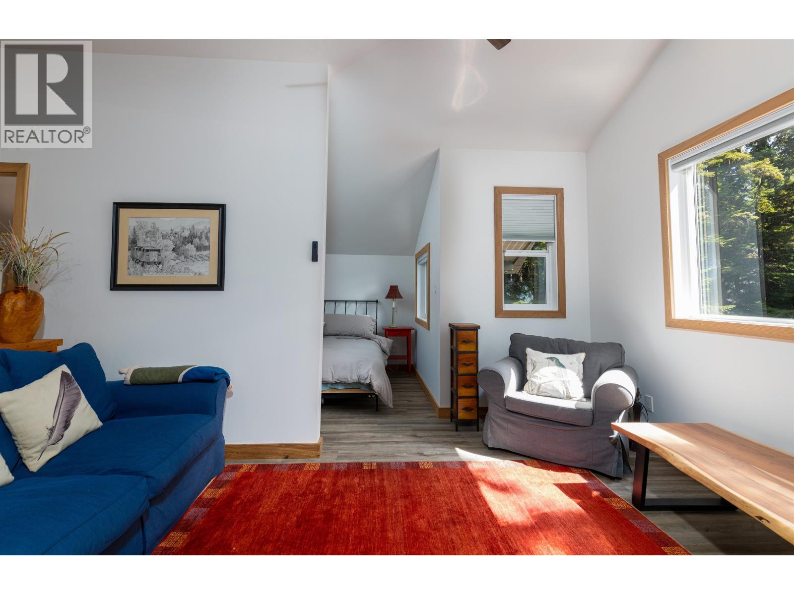 4685 LAKESIDE Drive, Terrace