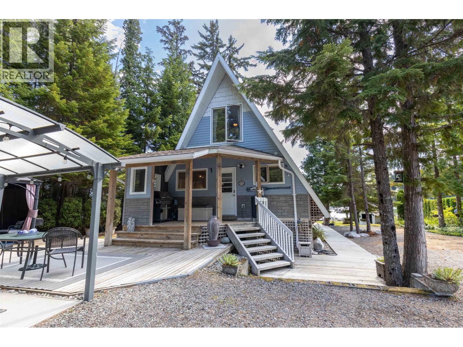 4685 LAKESIDE Drive, Terrace