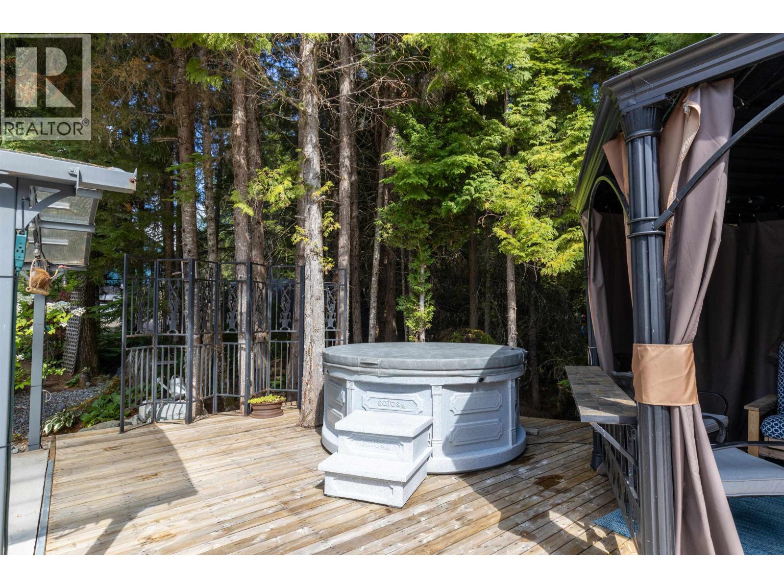 4685 LAKESIDE Drive, Terrace