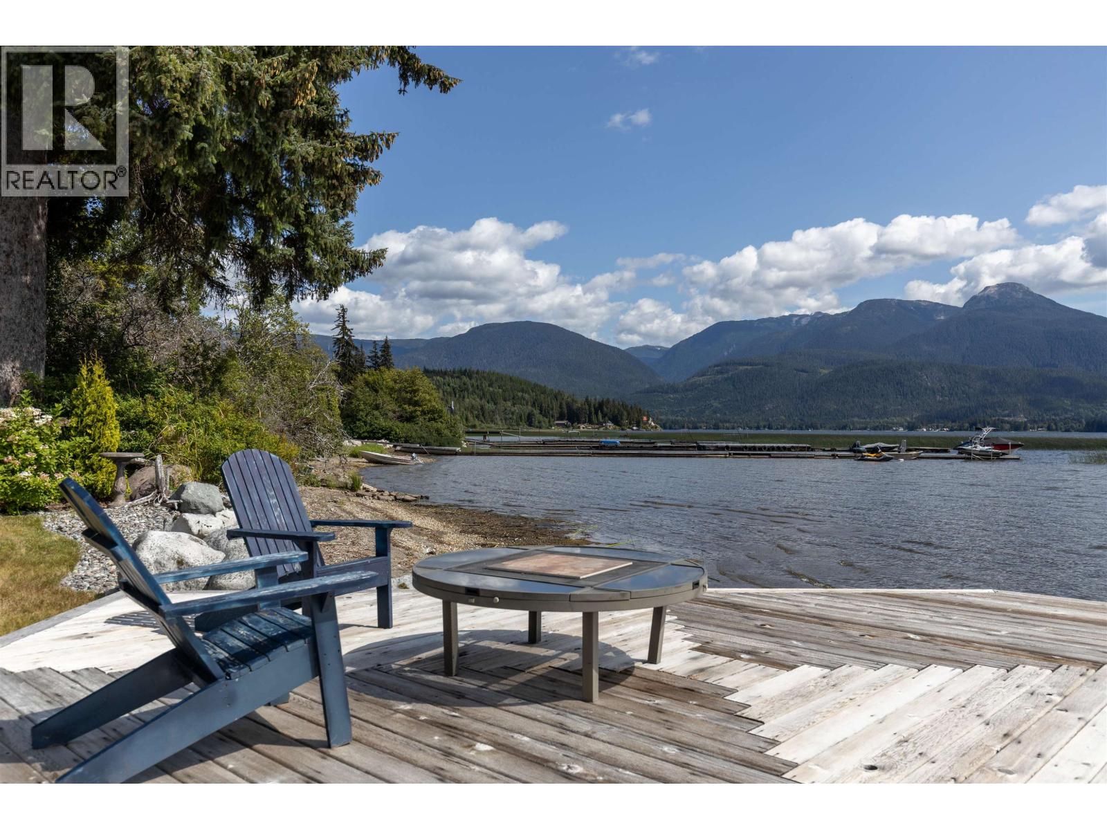 4685 LAKESIDE Drive, Terrace