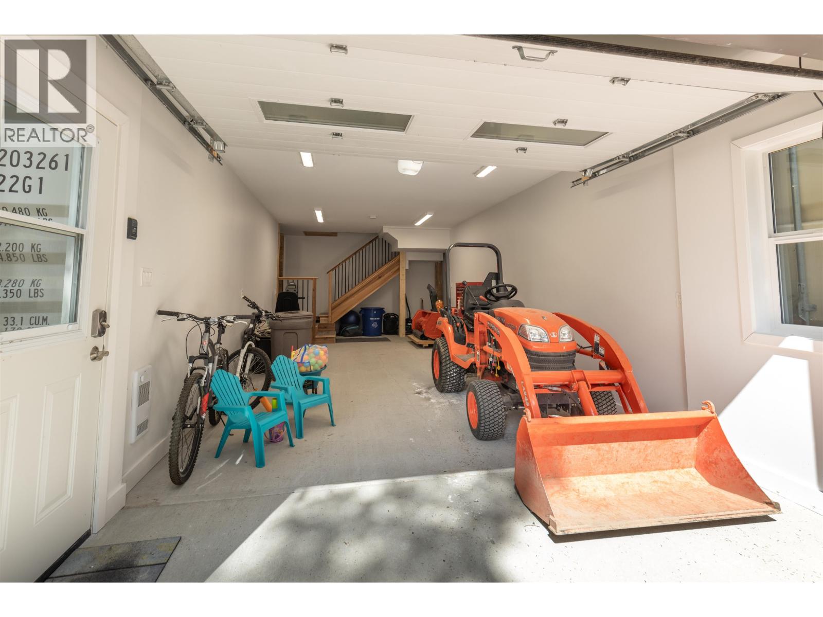 4685 LAKESIDE Drive, Terrace